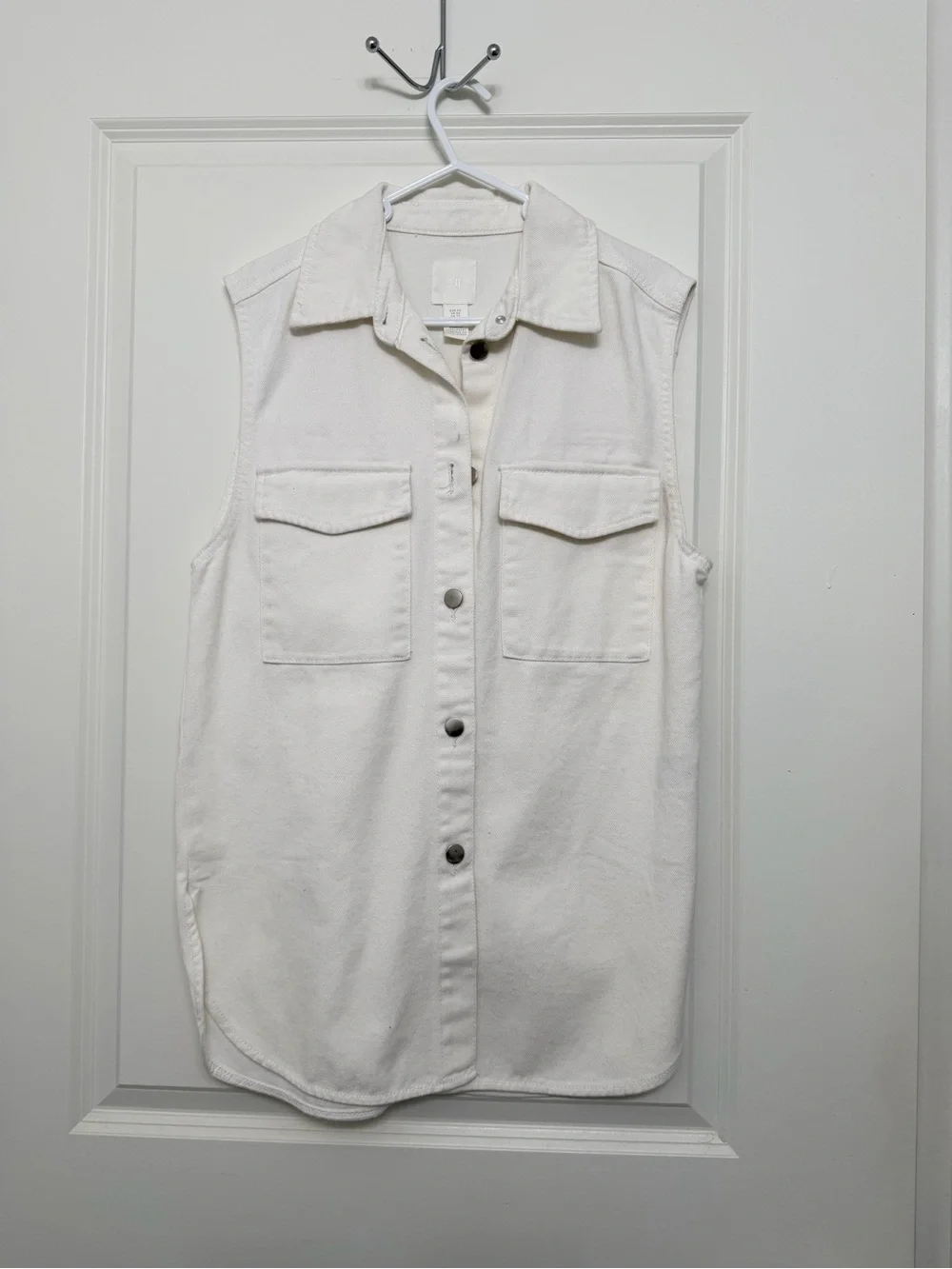 H&M White Sleeveless Button-Front Utility Vest